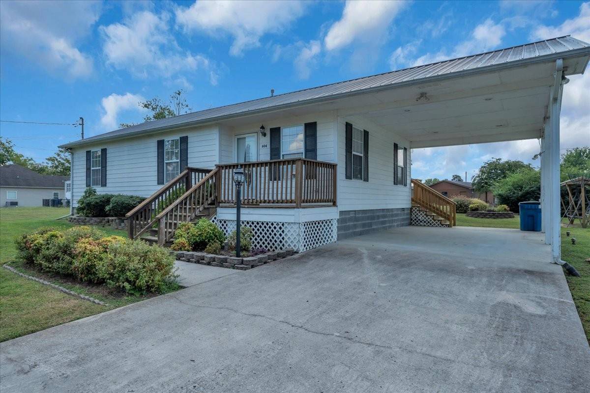 604 E Harp St, Manchester, TN 37355