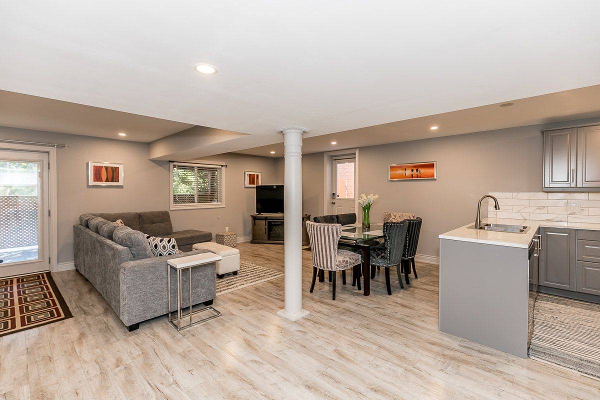60 Edwards DR #Basement, Barrie, ON L4N 9K8