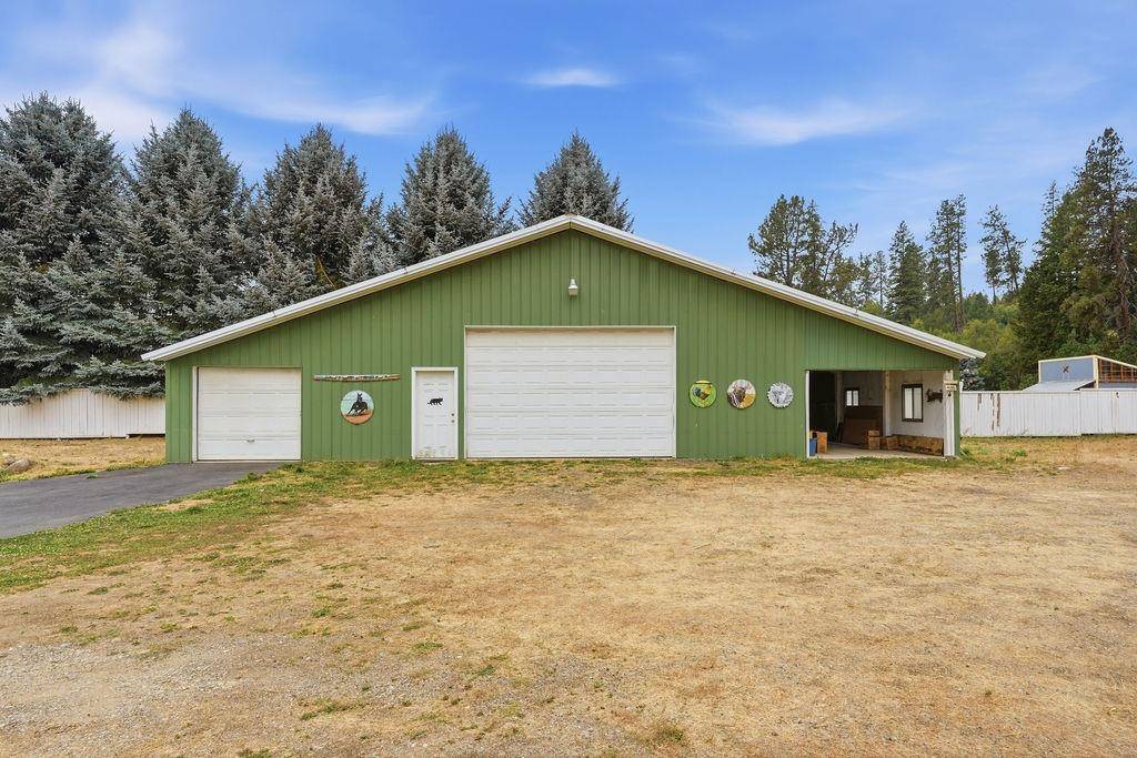 27609 N RIVER ESTATES Rd, Chattaroy, WA 99003