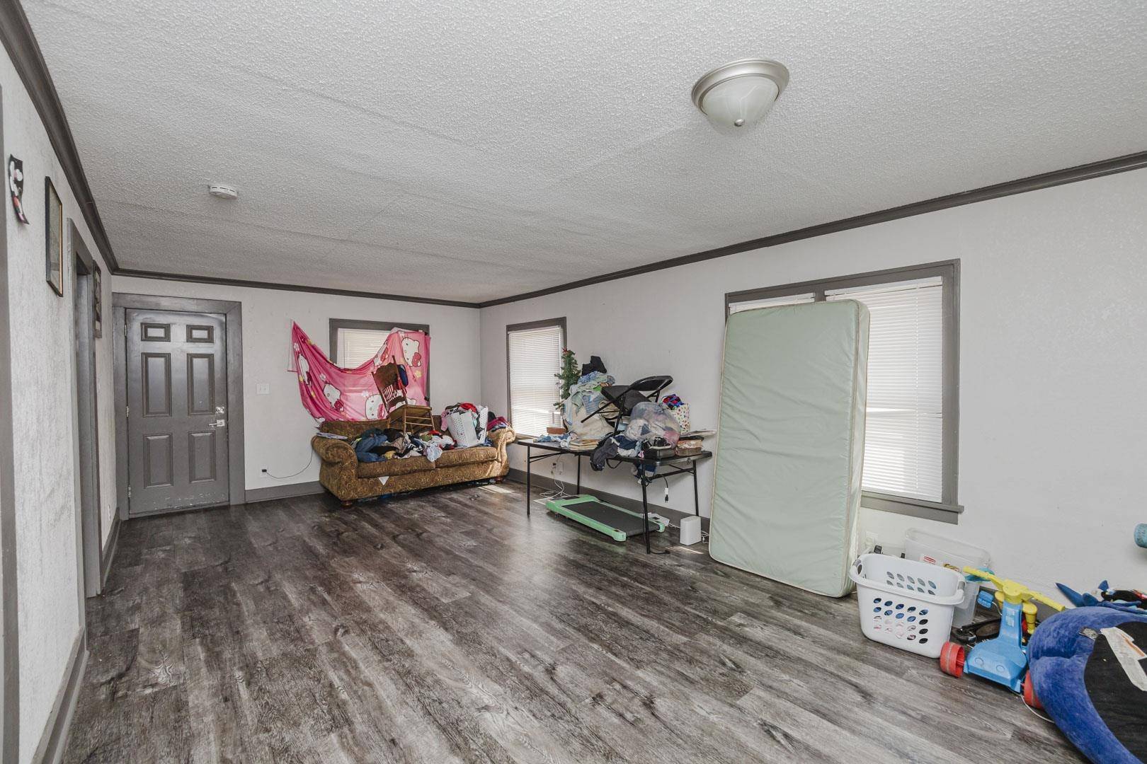 1421 S Hydraulic, Wichita, KS 67211
