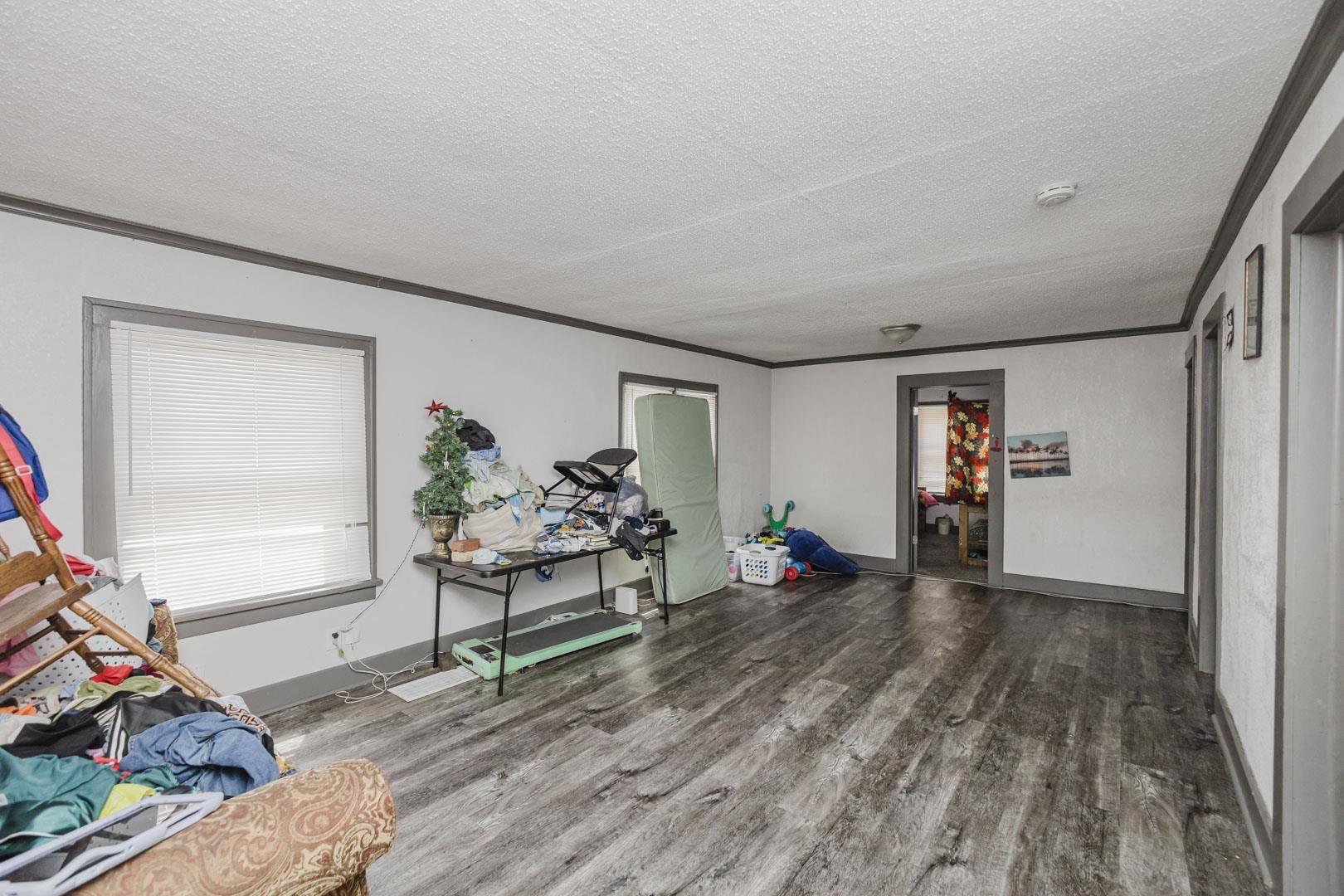 1421 S Hydraulic, Wichita, KS 67211