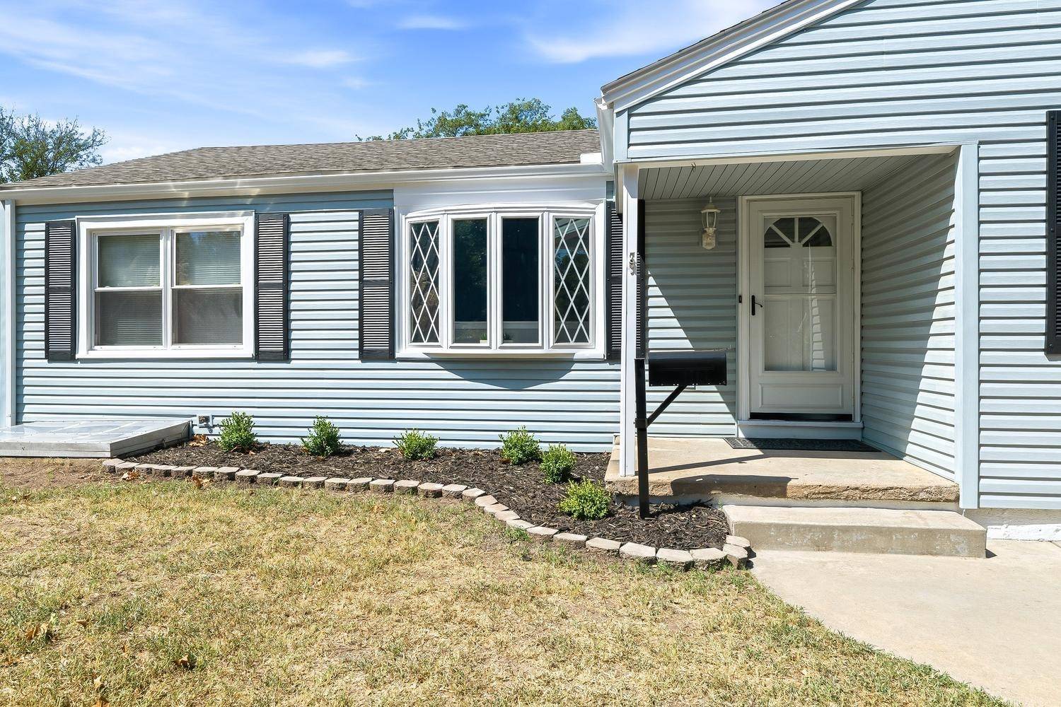2707 S Greenwood St, Wichita, KS 67216