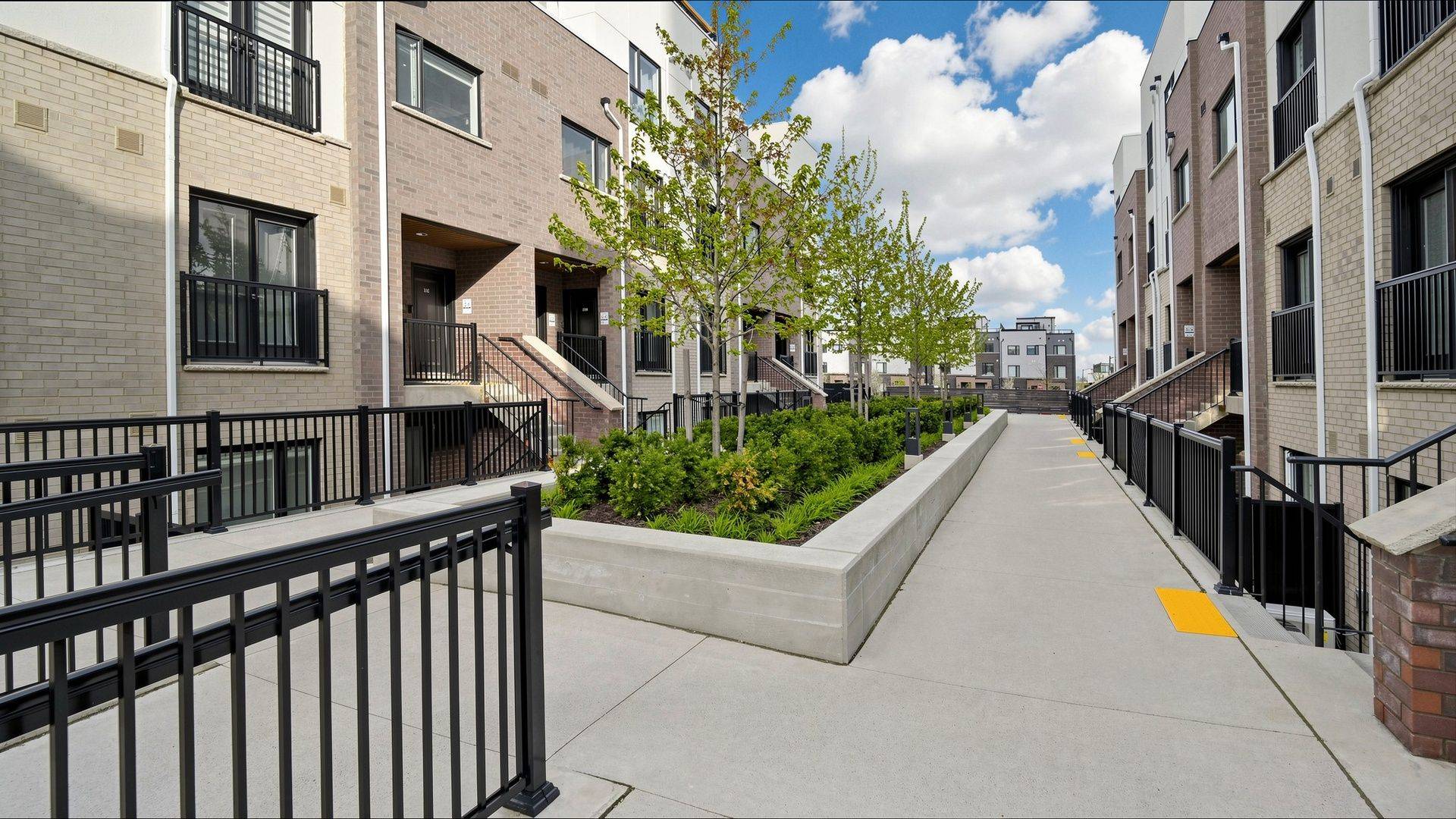 349 Wheat Boom DR #333, Oakville, ON L6H 7X5