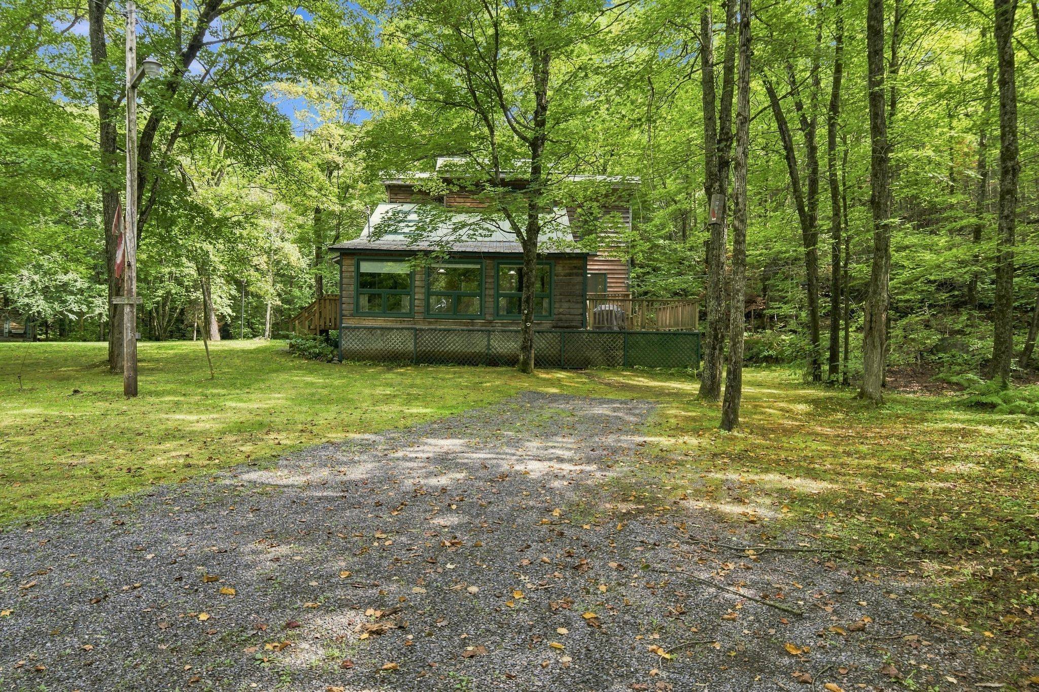 1131 Kanawa LN, Algonquin Highlands, ON K0M 1S0