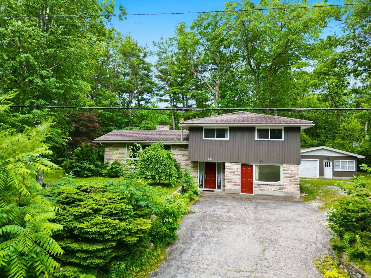 48 Lake RD, Lambton Shores, ON N0M 1T0