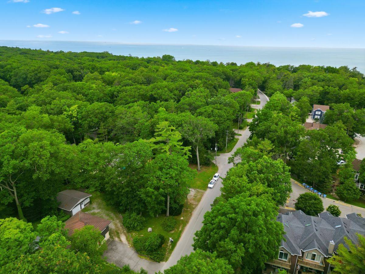 48 Lake RD, Lambton Shores, ON N0M 1T0