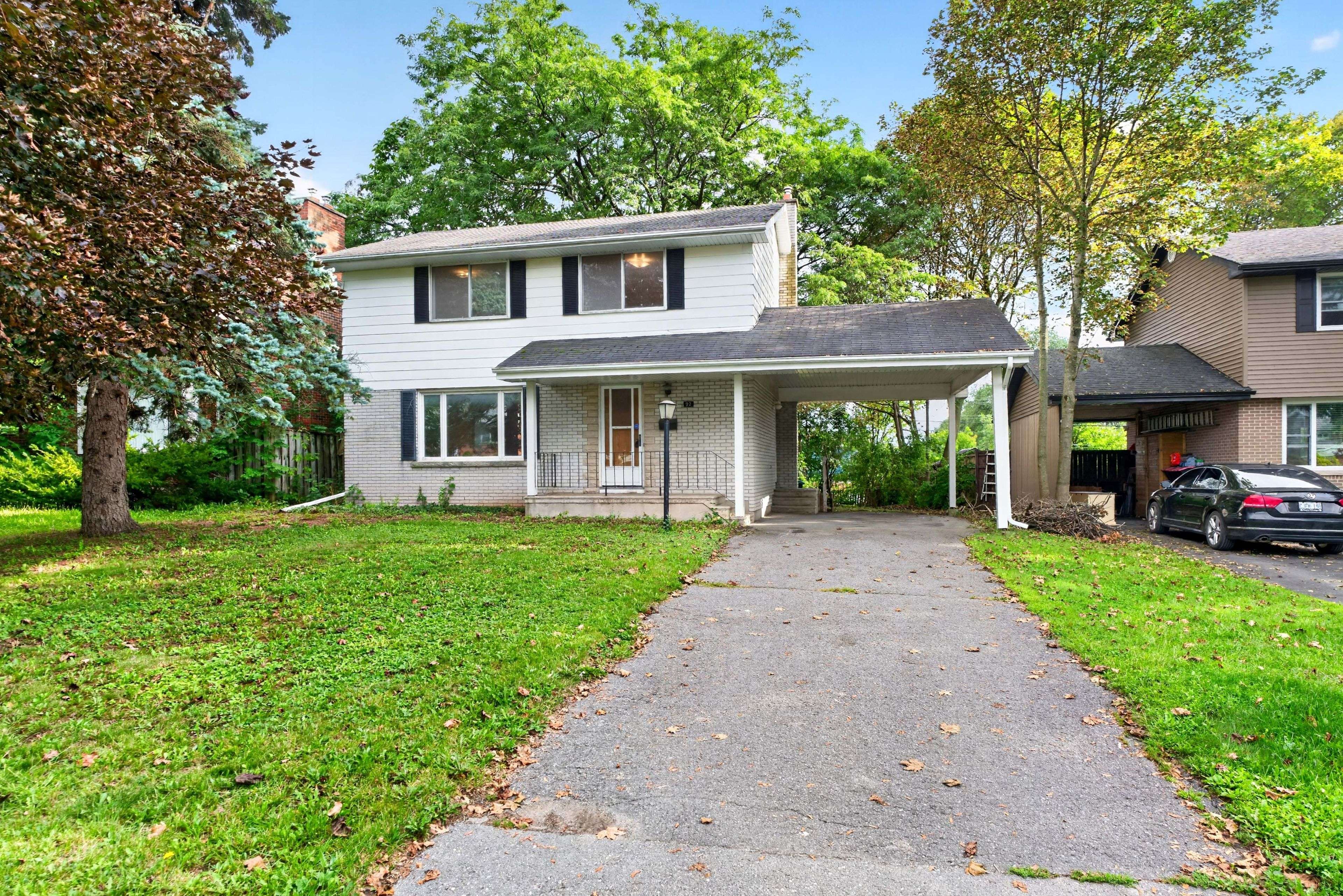 92 Cliff CRES, Kingston, ON K7M 1A8