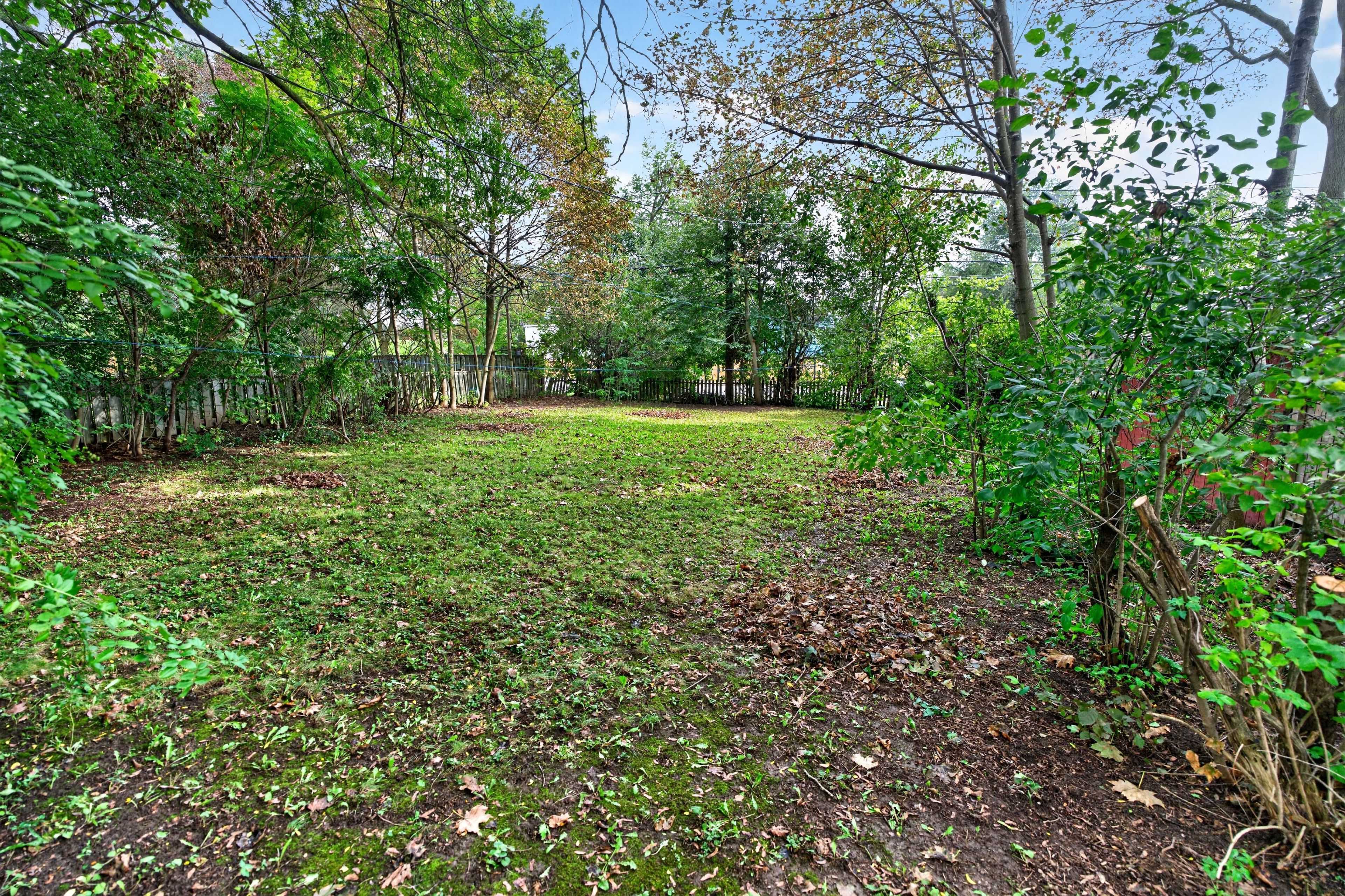 92 Cliff CRES, Kingston, ON K7M 1A8
