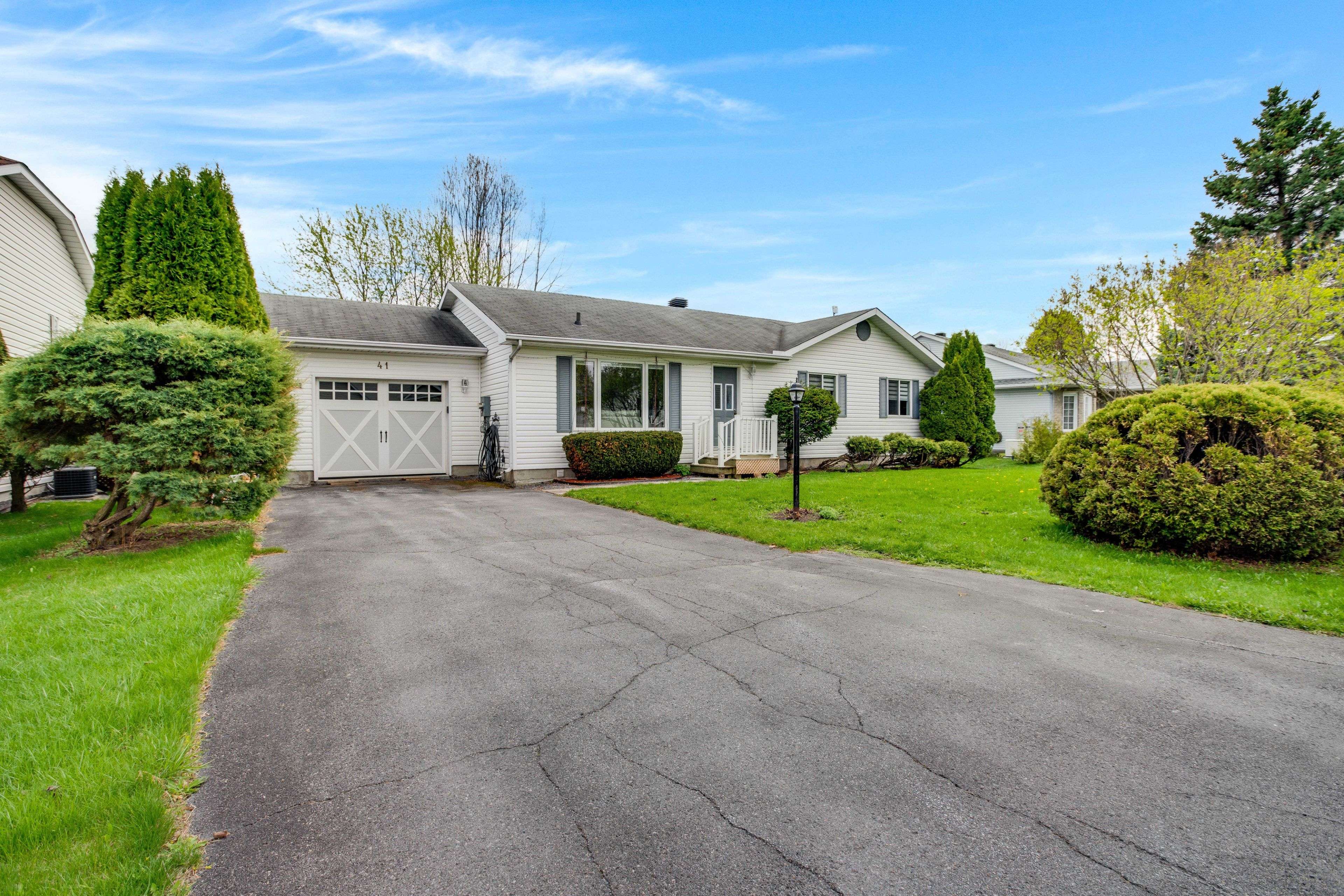 6277 Macrae CT, South Glengarry, ON K0C 1E0