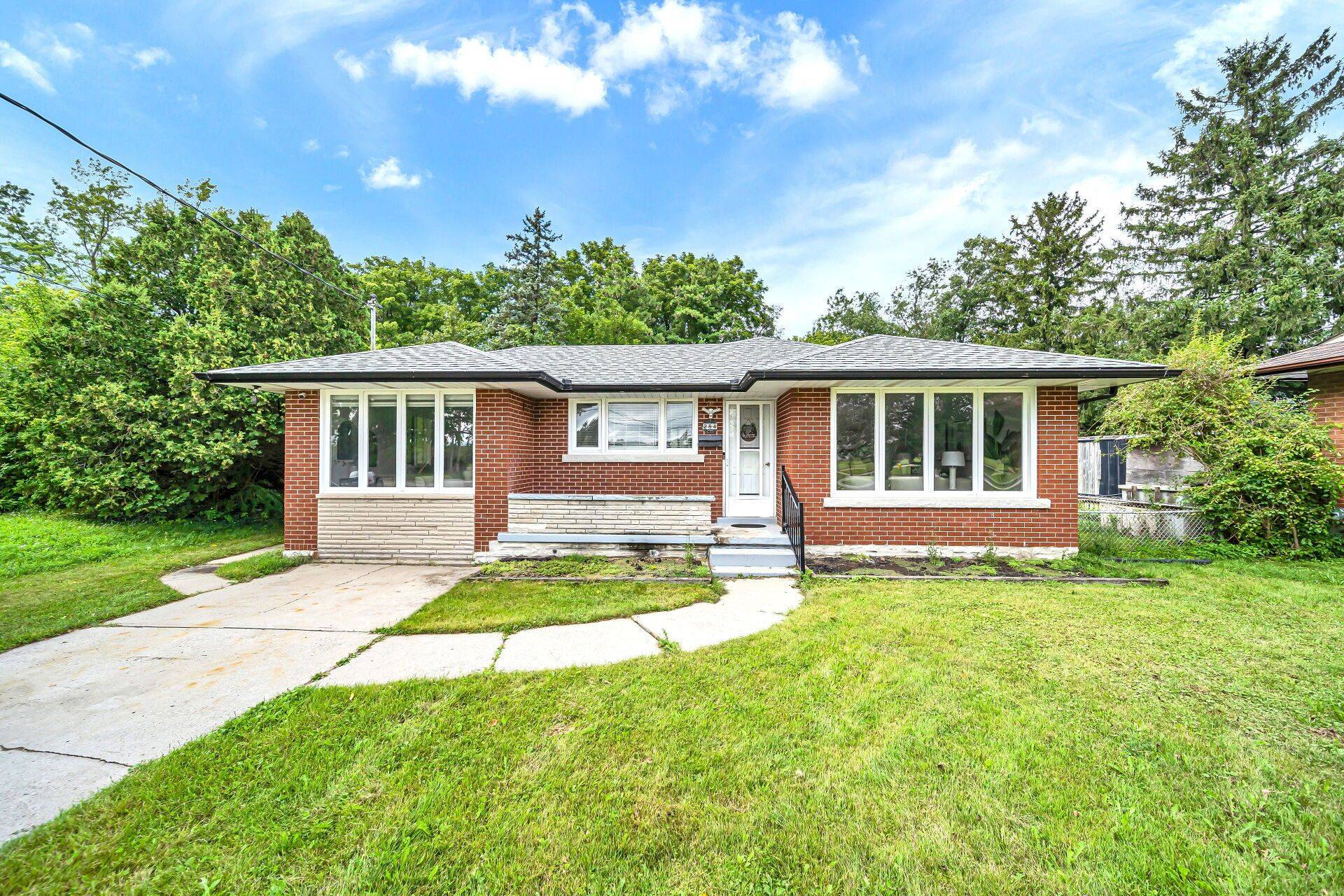 284 Cedar CRES, Cambridge, ON N1S 1X1