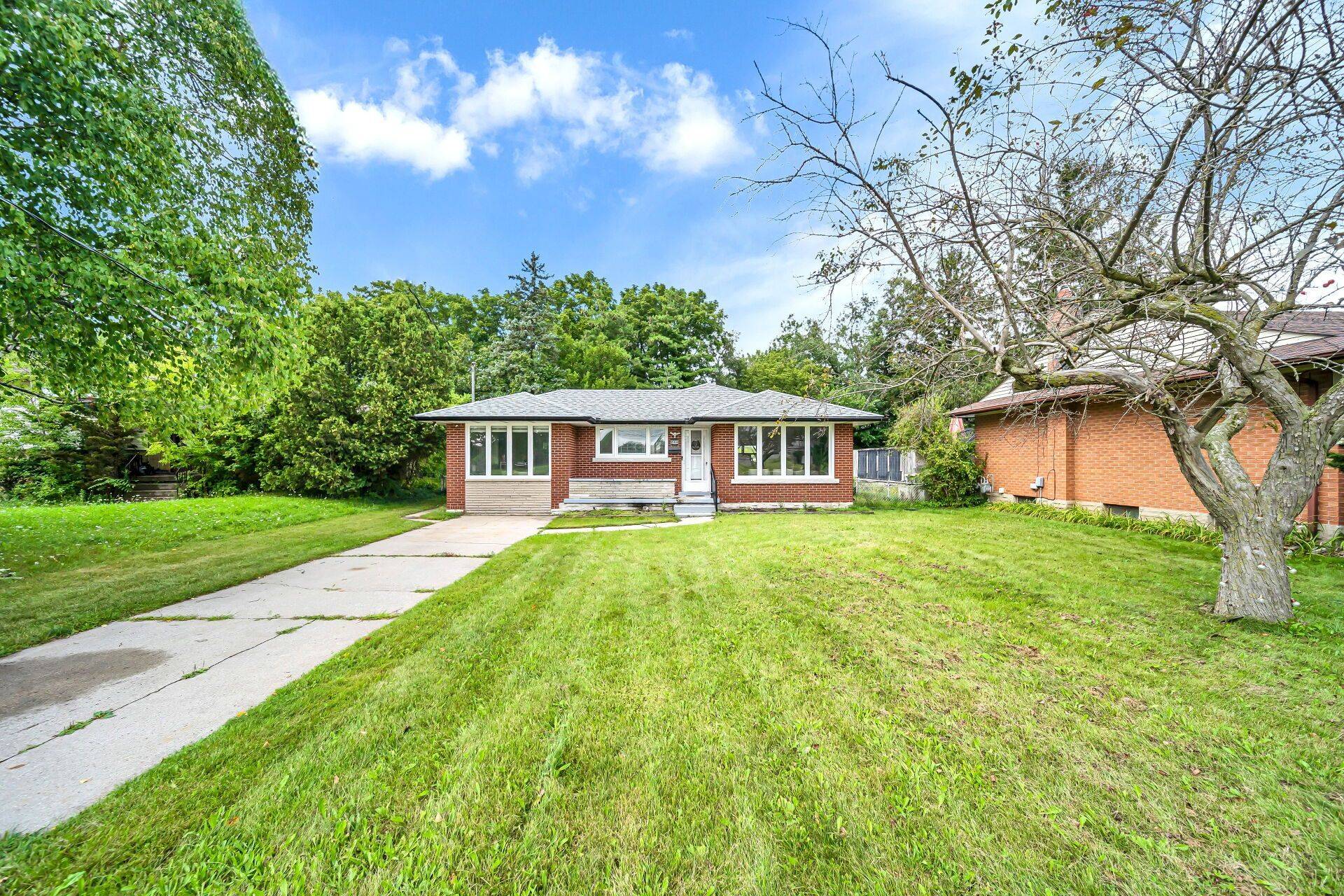 284 Cedar CRES, Cambridge, ON N1S 1X1