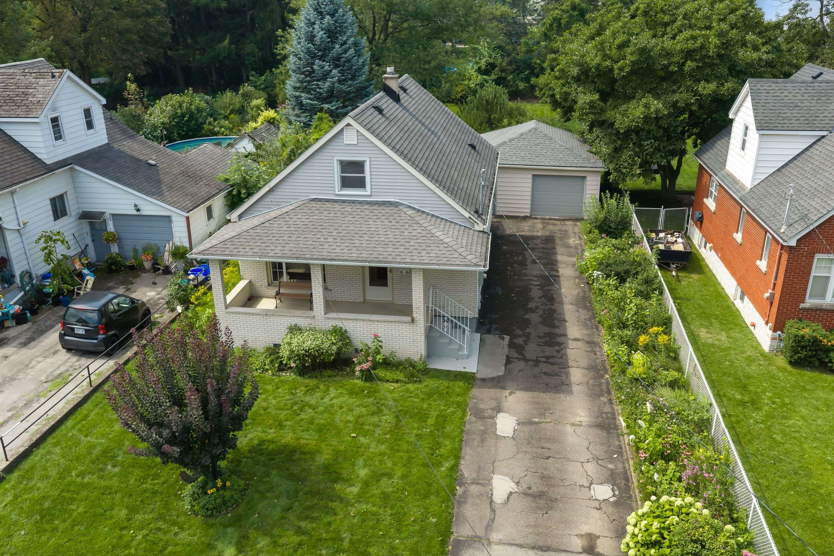 3945 St Peter AVE, Niagara Falls, ON L2J 2N9