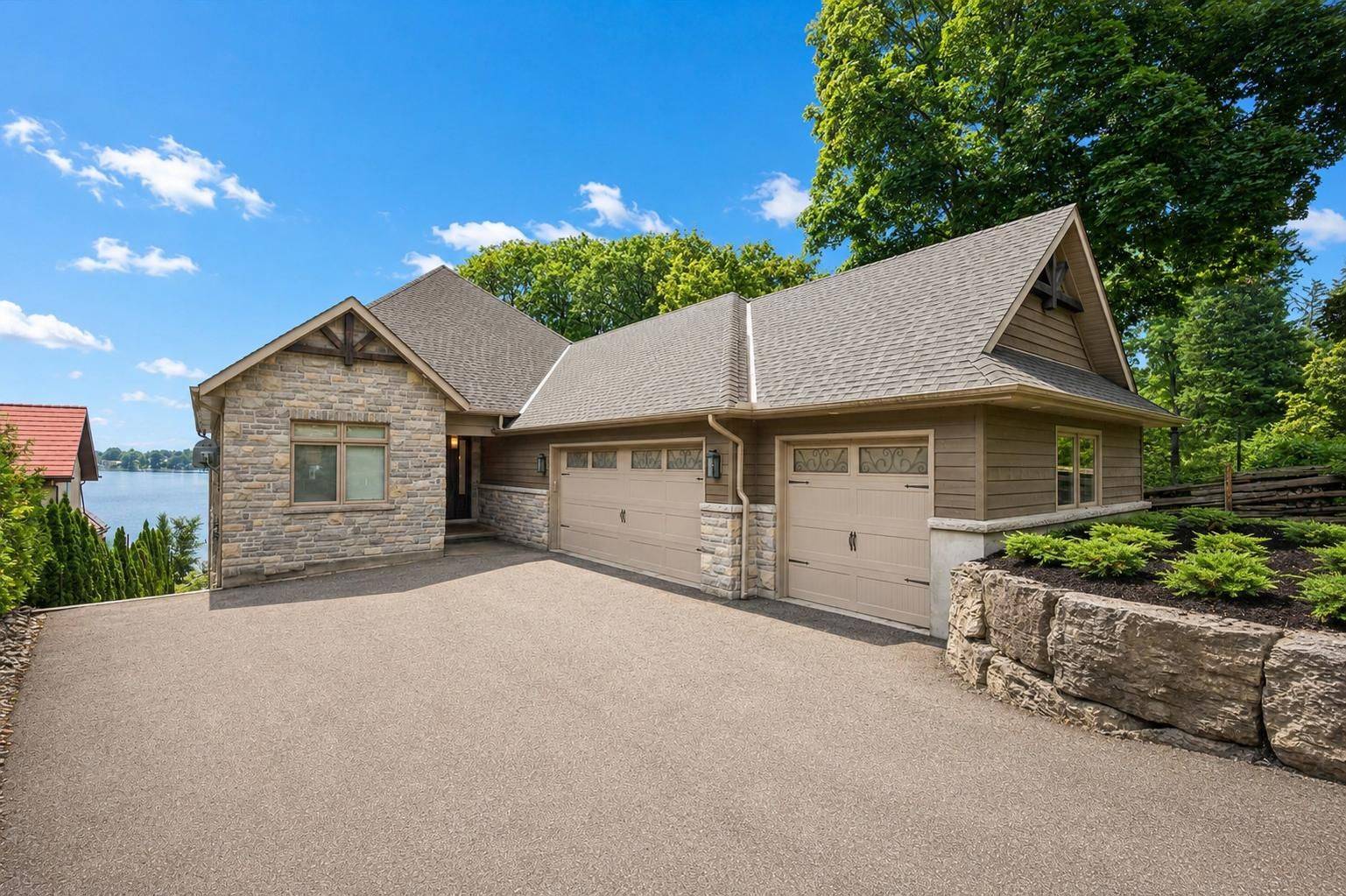 16 Clergy LN, Puslinch, ON N0B 2J0