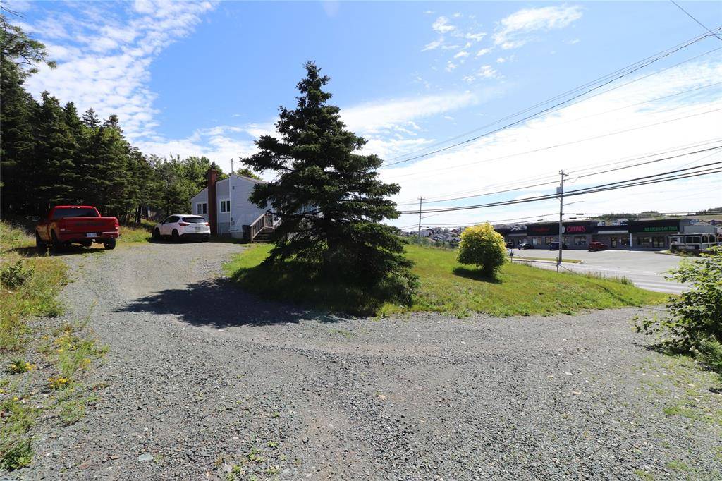 1462 Topsail Road, Paradise, NL A1L 1P8