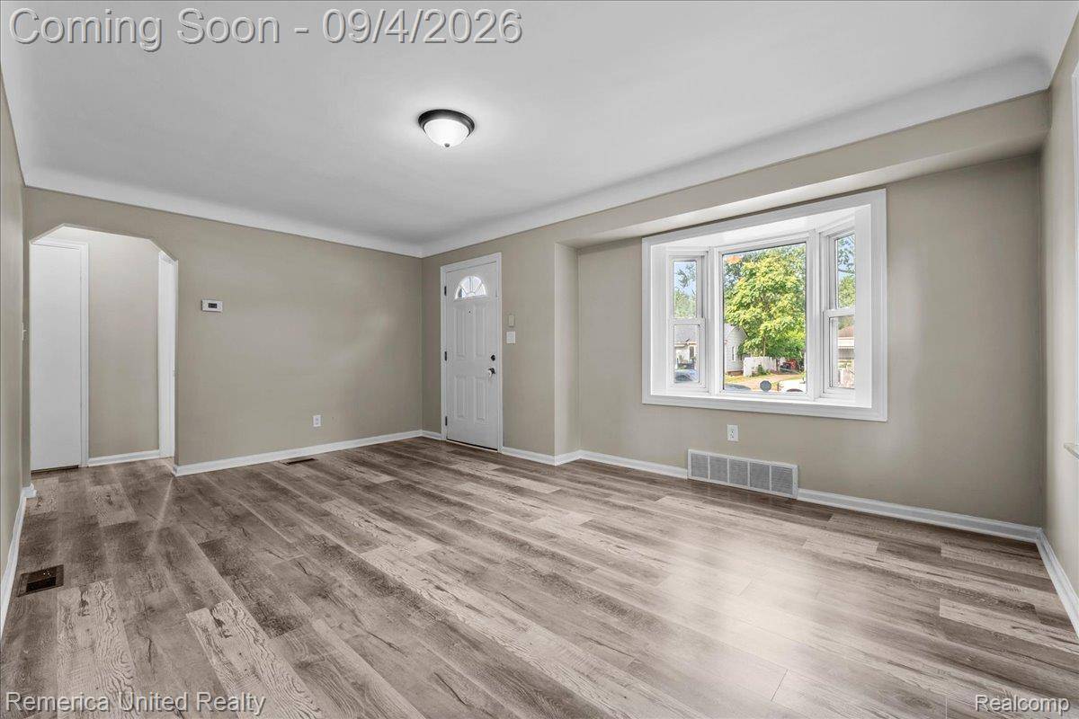 28526 Brentwood ST, Southfield, MI 48076