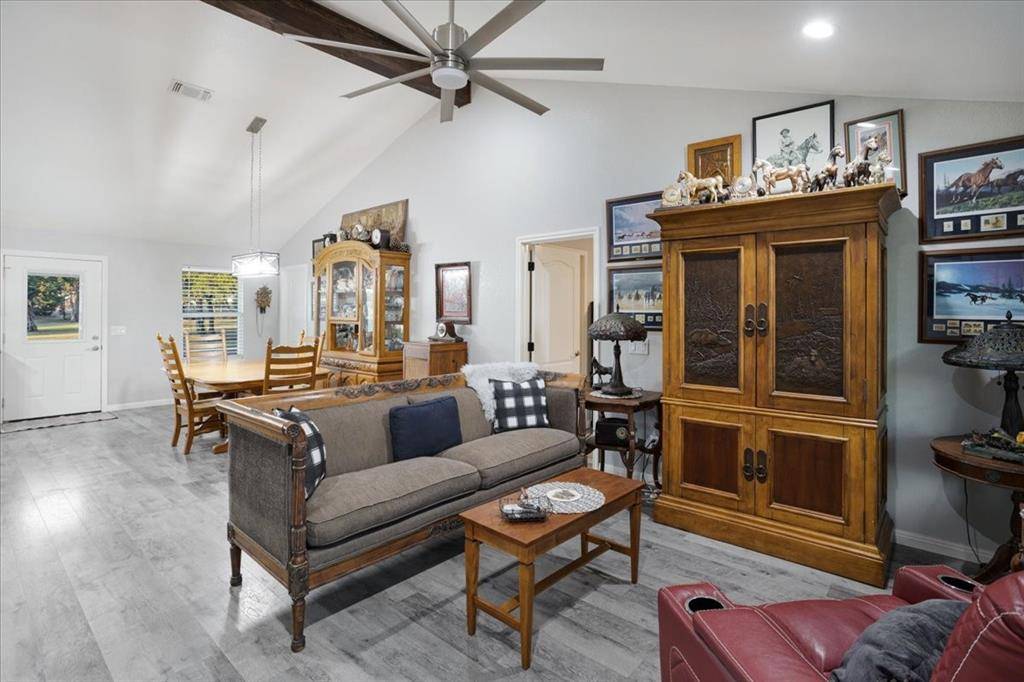 1375 County Road 176, Whitesboro, TX 76273