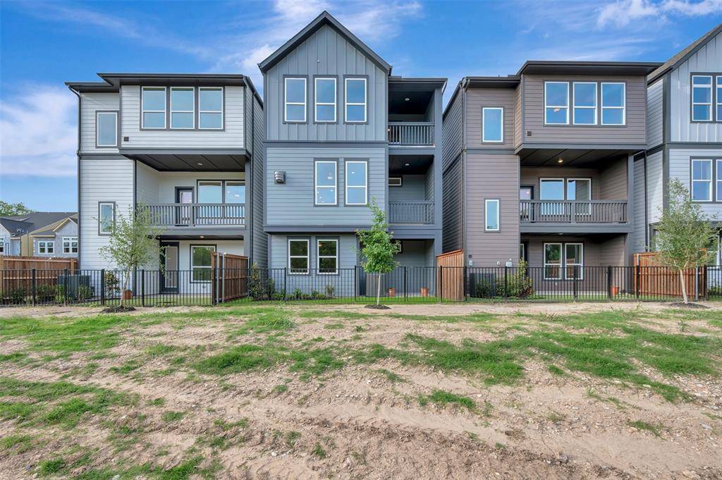 5825 Water Bridge Lane, Fort Worth, TX 76109
