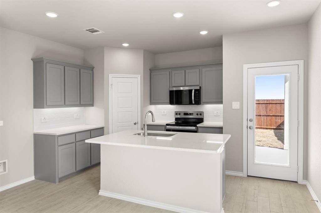 8224 Kingfisher Road, Aubrey, TX 76227
