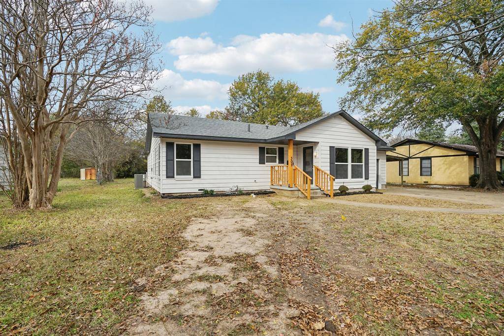 305 Westvue Street, Terrell, TX 75160