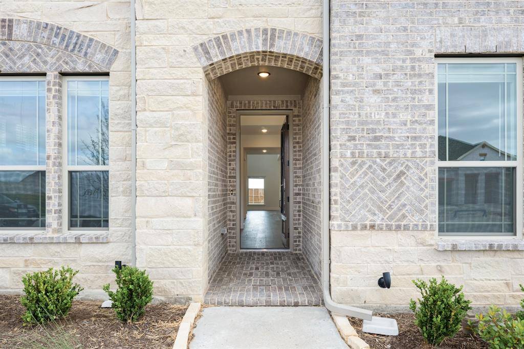 2407 Drummond Street, Forney, TX 75126
