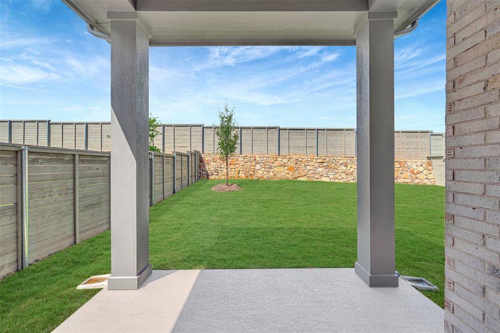11725 Wildwood Street, Justin, TX 76247