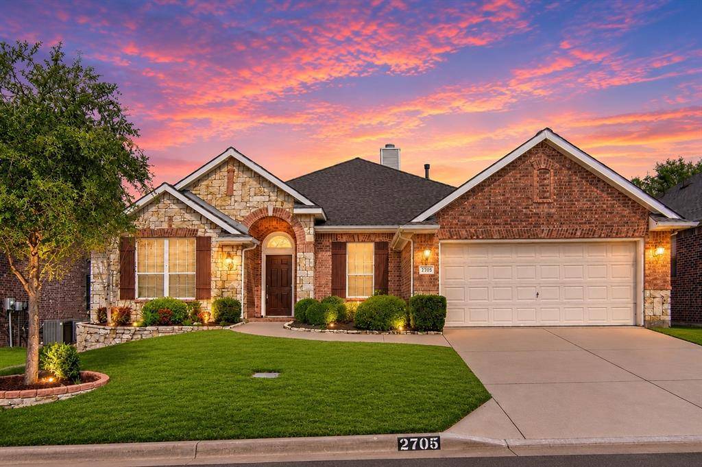 2705 Fox Creek Trail, Arlington, TX 76017