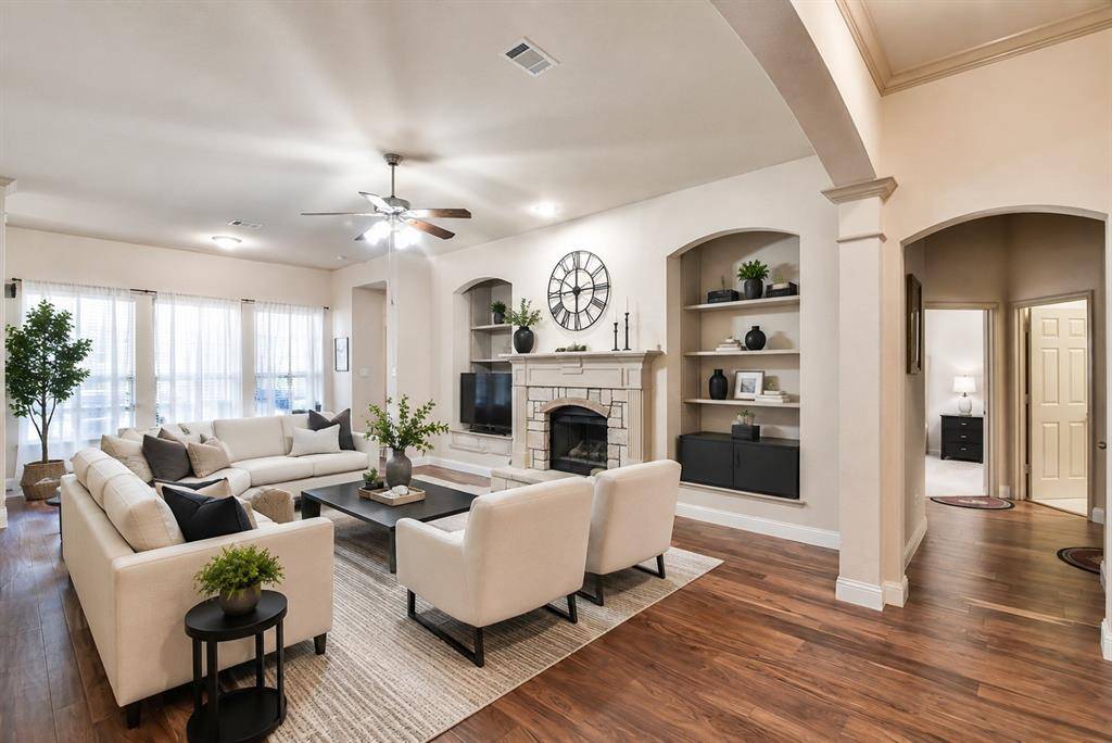 2705 Fox Creek Trail, Arlington, TX 76017