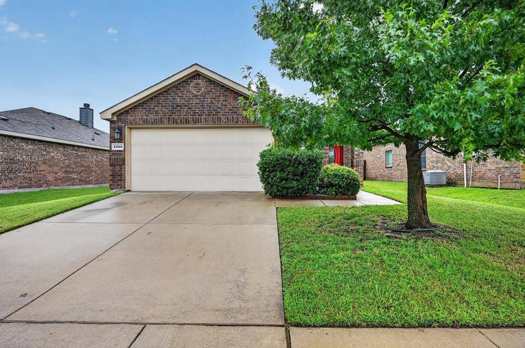 1325 Cheyenne Drive, Aubrey, TX 76227