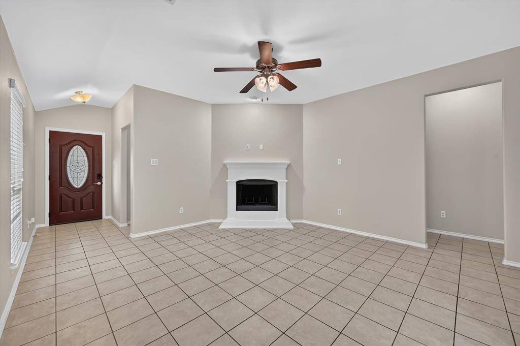 1325 Cheyenne Drive, Aubrey, TX 76227