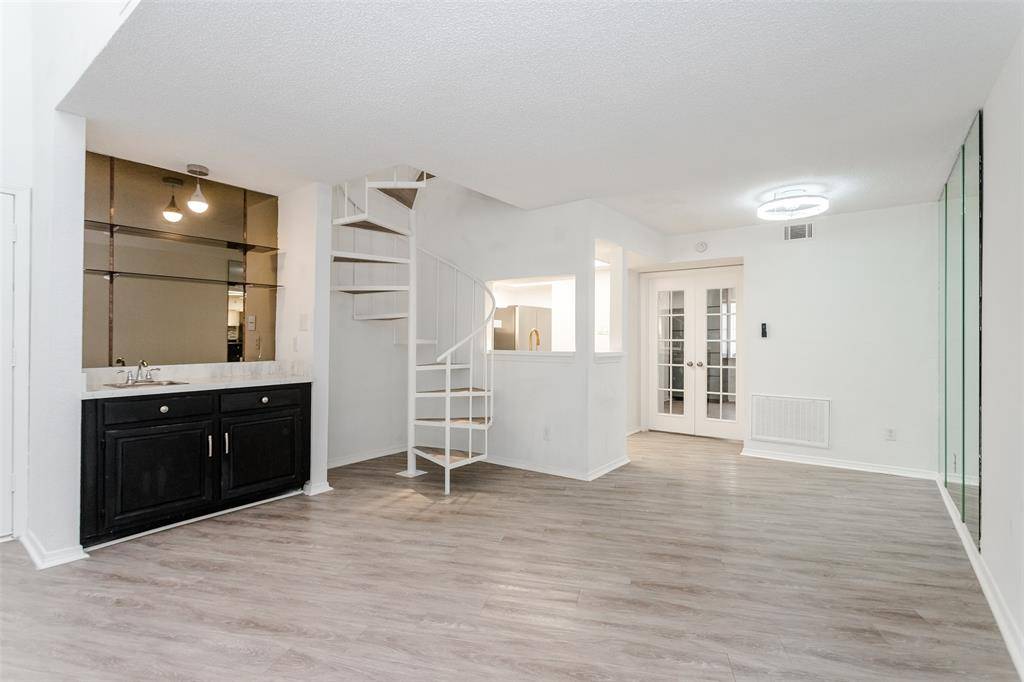 5590 Spring Valley Road #F206, Dallas, TX 75254