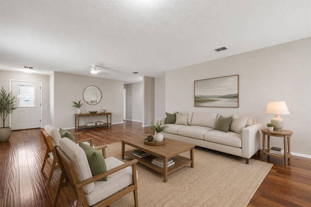 102 Pintail Lane, Sanger, TX 76266