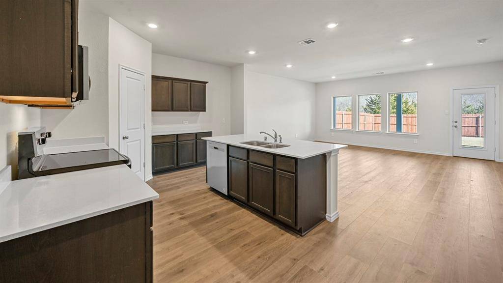 1810 Nestling Street, Crandall, TX 75114