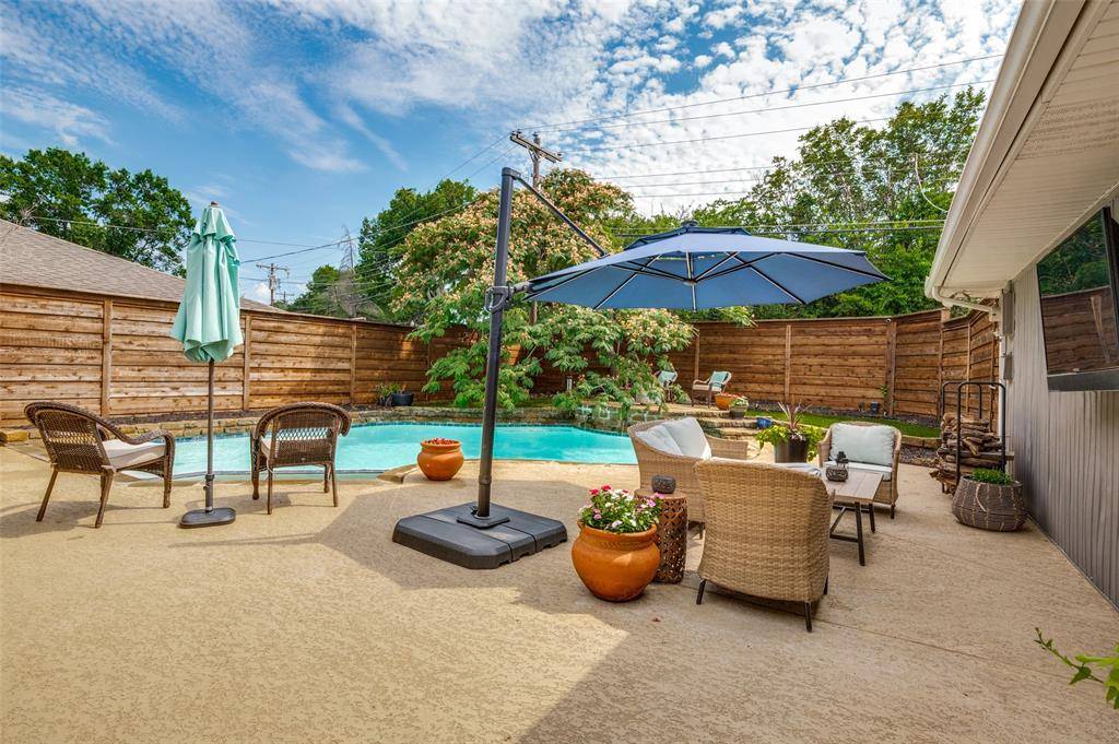 9421 Meadowknoll Drive, Dallas, TX 75243