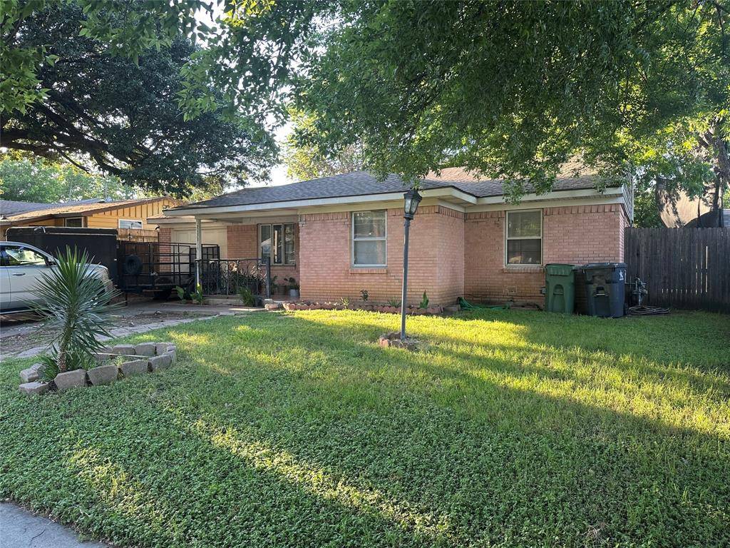 2133 Greenway Street, Arlington, TX 76010