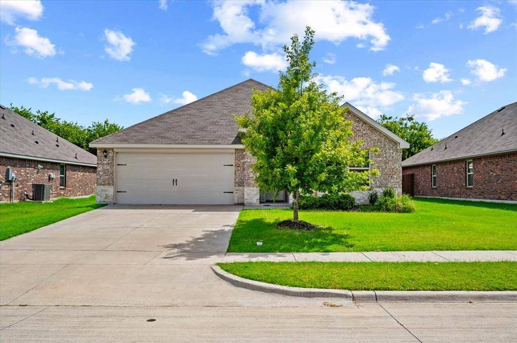 279 Thoroughbred Street, Waxahachie, TX 75165