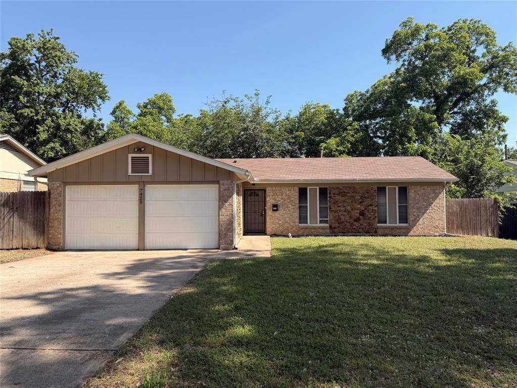 7425 Van Natta Lane, Fort Worth, TX 76112