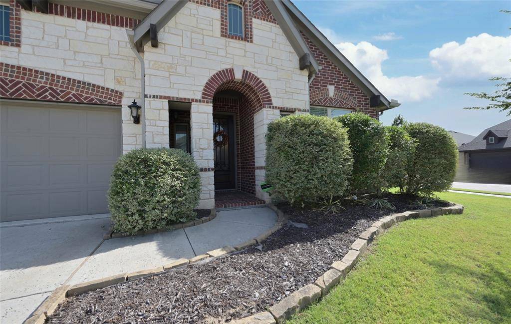 213 Oakcrest Drive, Justin, TX 76247
