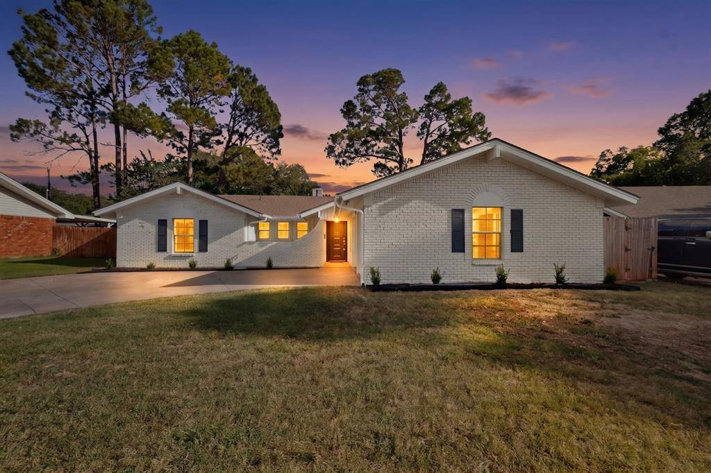 6608 Gary Lane, Fort Worth, TX 76112