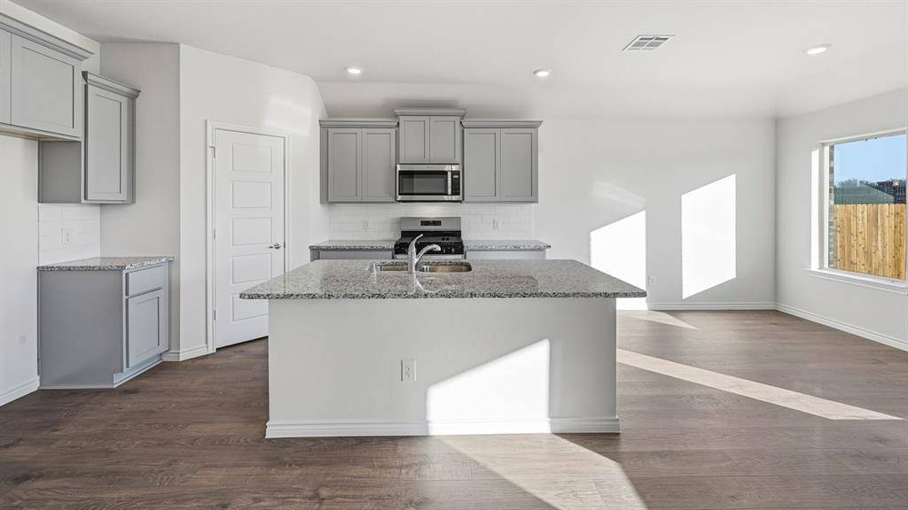 419 Epiphany Lane, Lavon, TX 75166