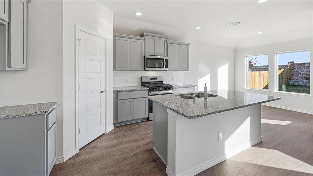 419 Epiphany Lane, Lavon, TX 75166