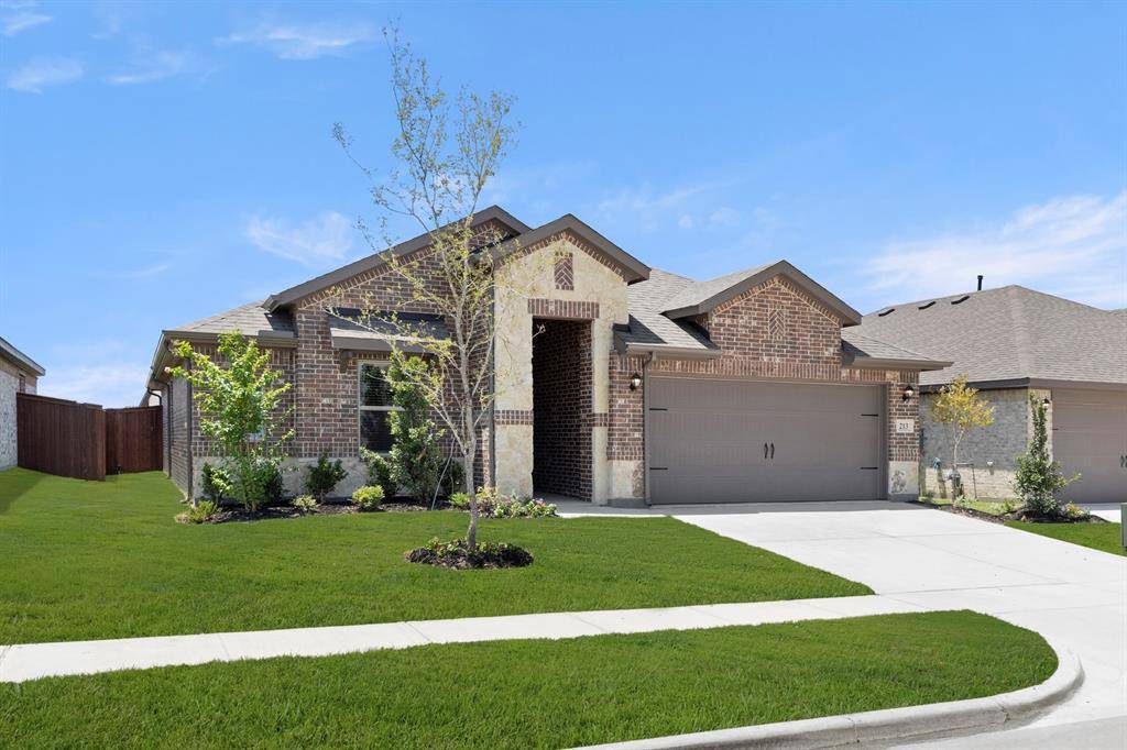 213 Van Horn Drive, Terrell, TX 75160