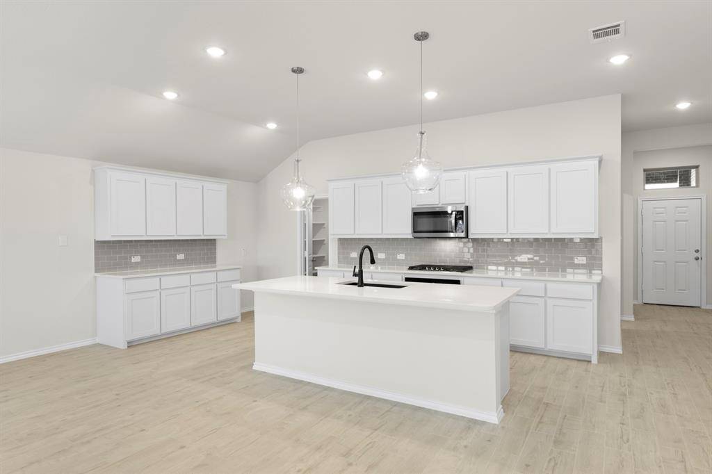 213 Van Horn Drive, Terrell, TX 75160