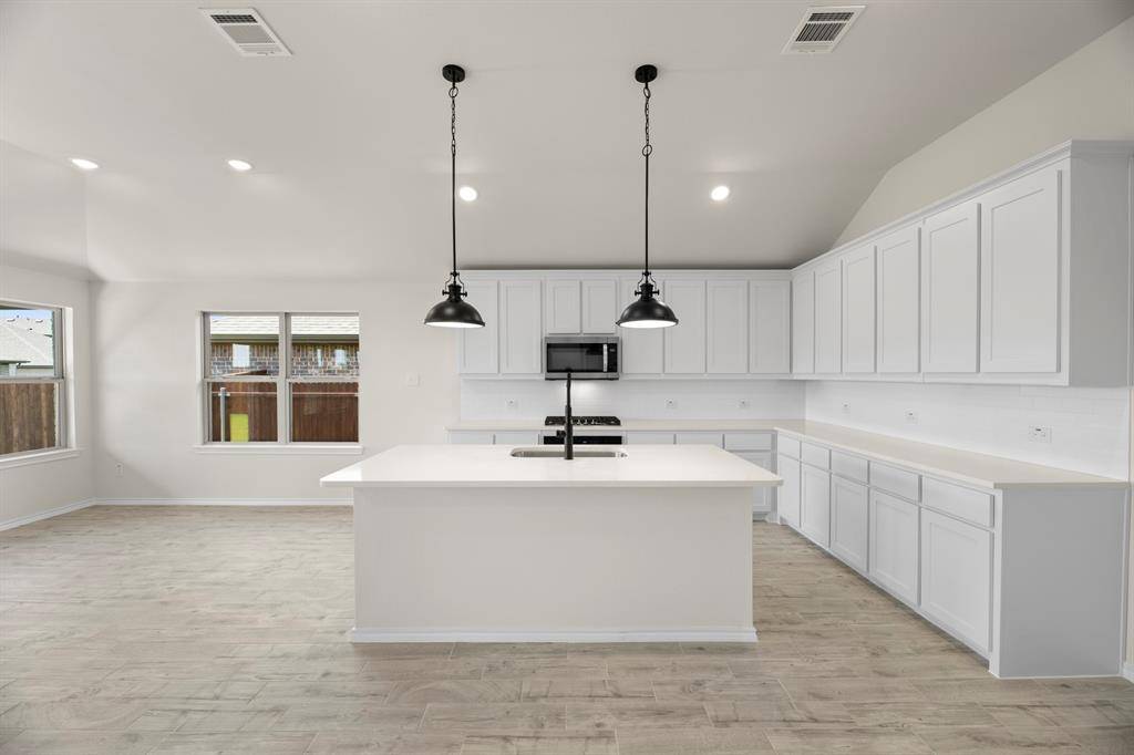 211 Van Horn Drive, Terrell, TX 75160
