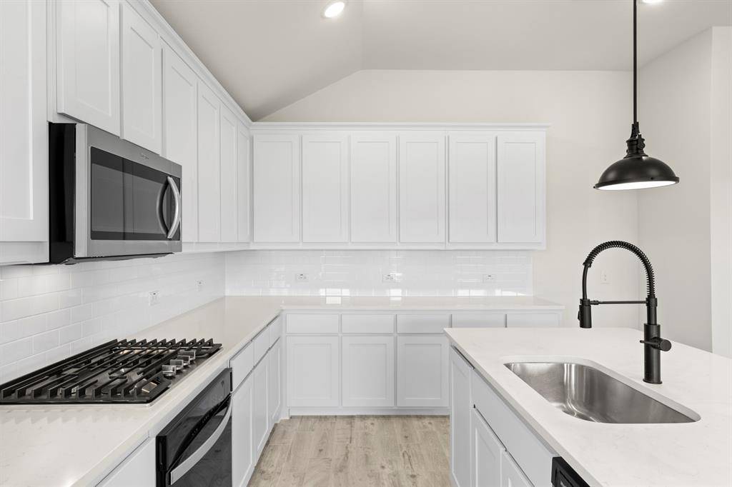 211 Van Horn Drive, Terrell, TX 75160