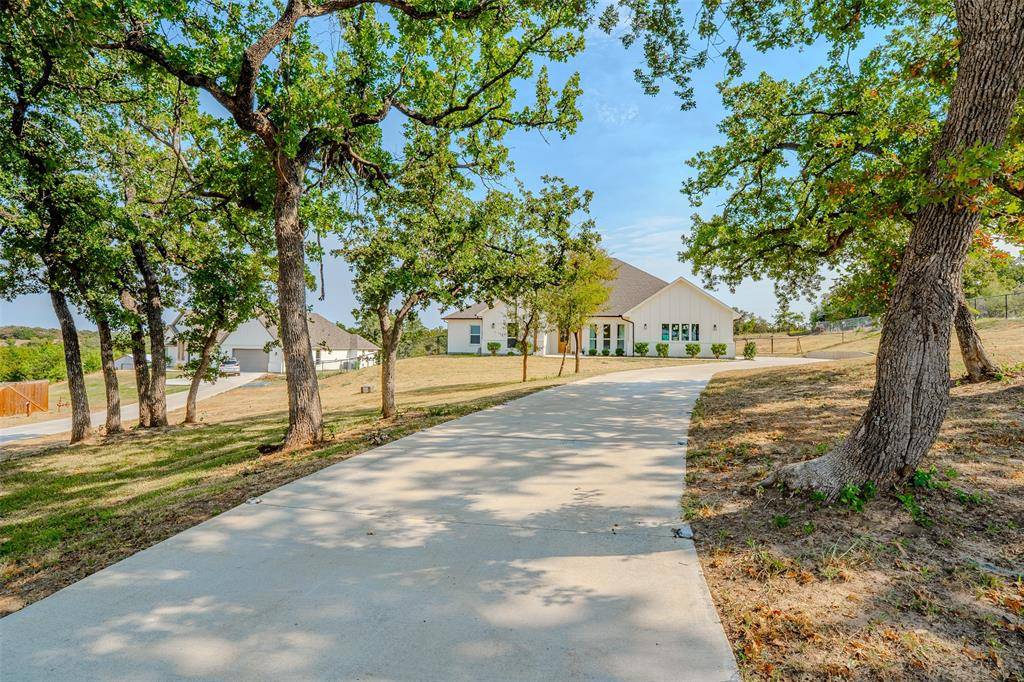 182 Saddle Horn Trail, Boyd, TX 76023