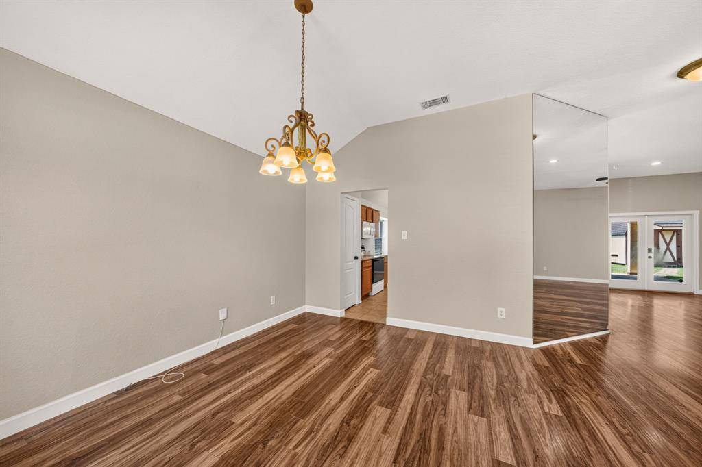 412 Sugar Mill Road, Cedar Hill, TX 75104