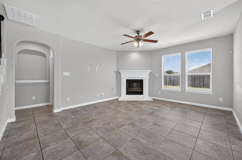 576 Pendennis Drive, Saginaw, TX 76131