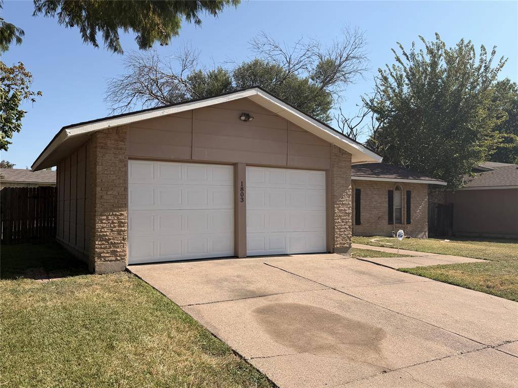 1803 Wickersham Drive, Arlington, TX 76014