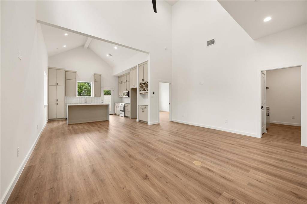 312 Tillery Circle, Grapevine, TX 76051