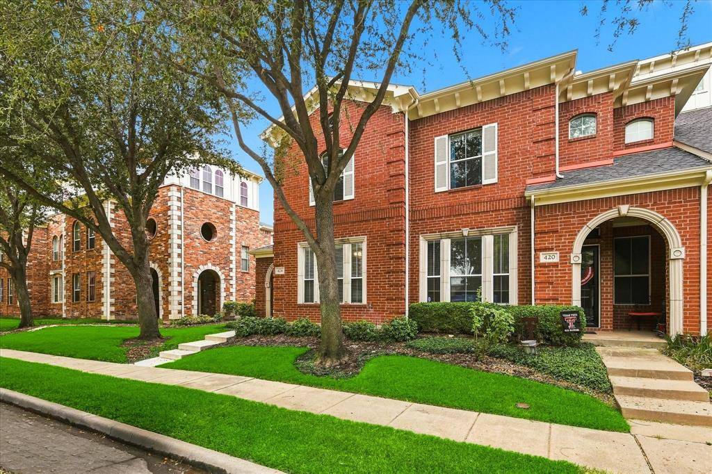424 Legends Drive, Lewisville, TX 75057